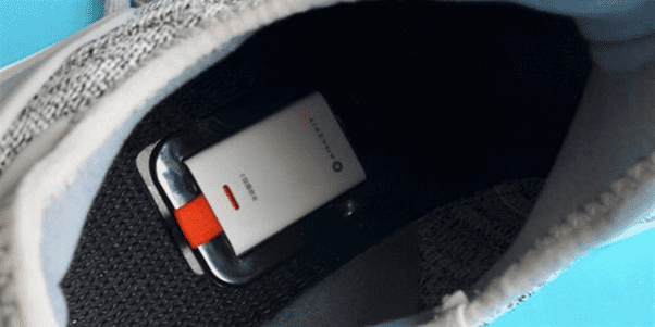 Установленный датчик в Xiaomi Mi Sneakers Smart Version